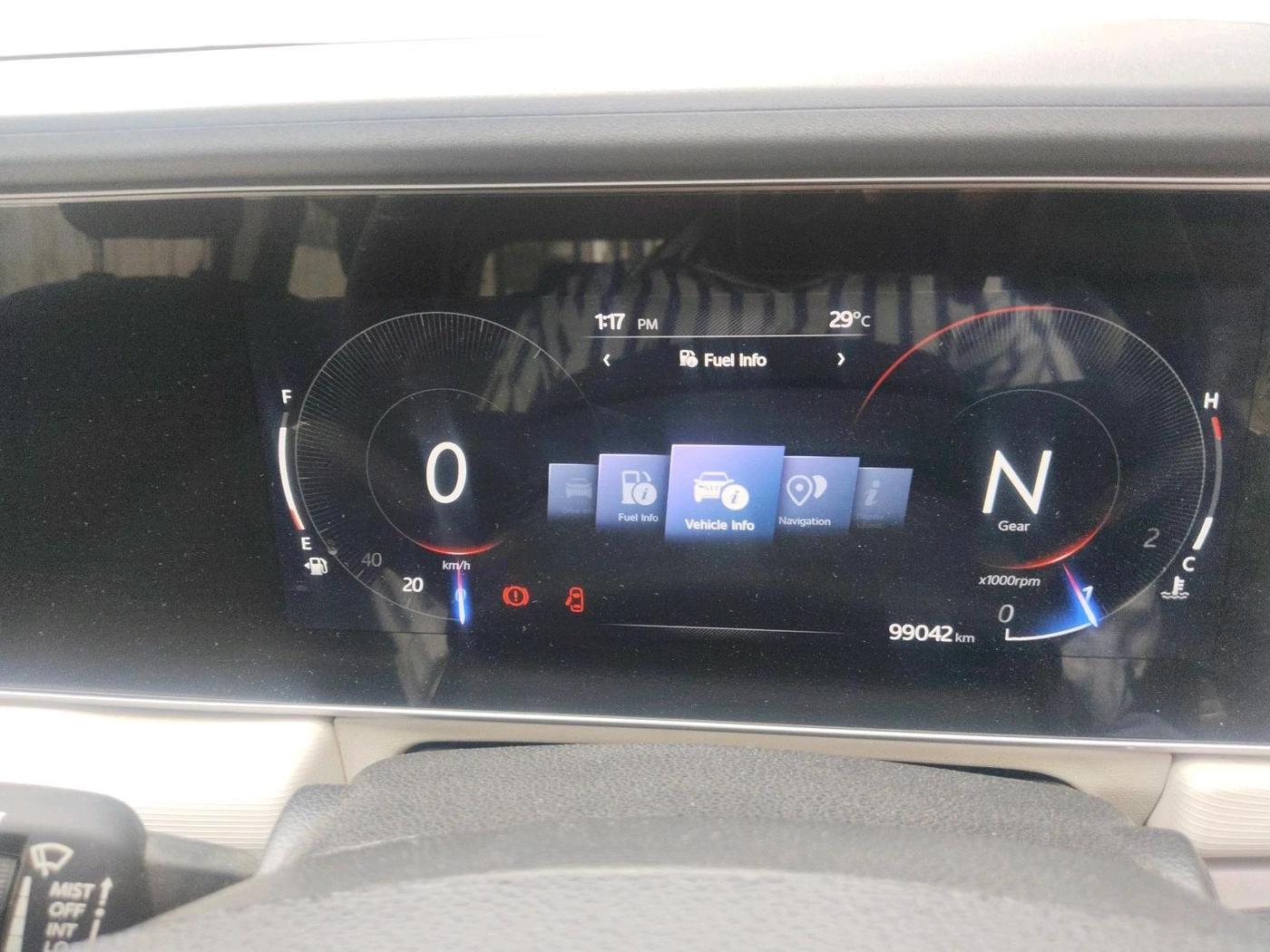 2022 Mahindra XUV700 AX 3 D MT 7 STR, Diesel, Manual, 99,042 km, interior
