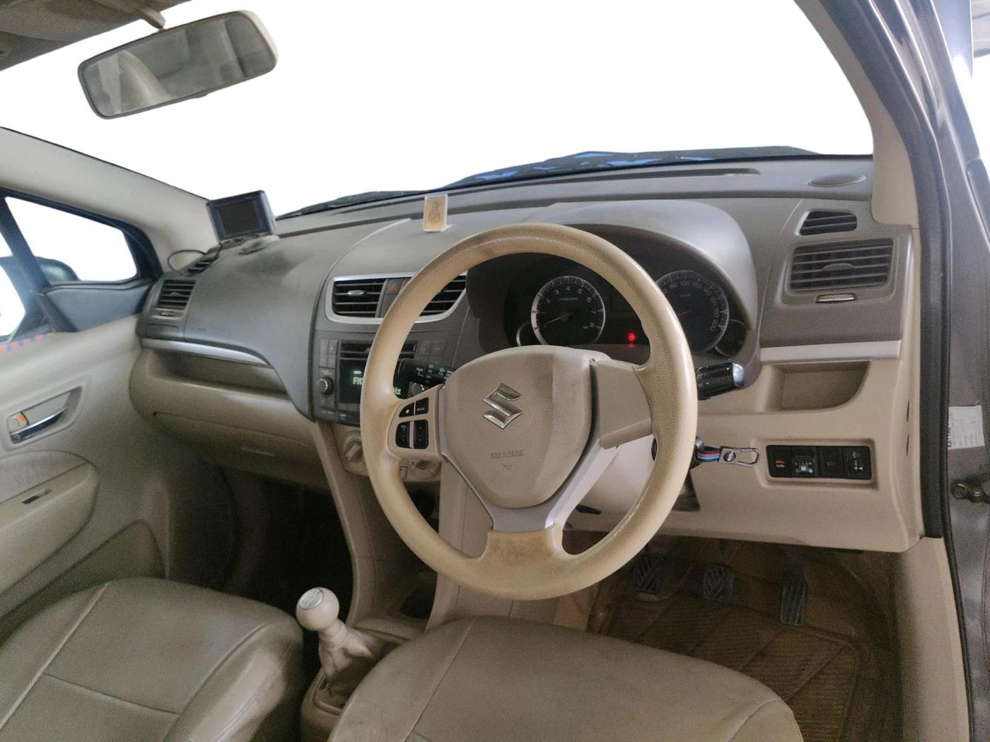 2013 Maruti Ertiga ZXI, CNG, Manual, 1,04,560 km, interior