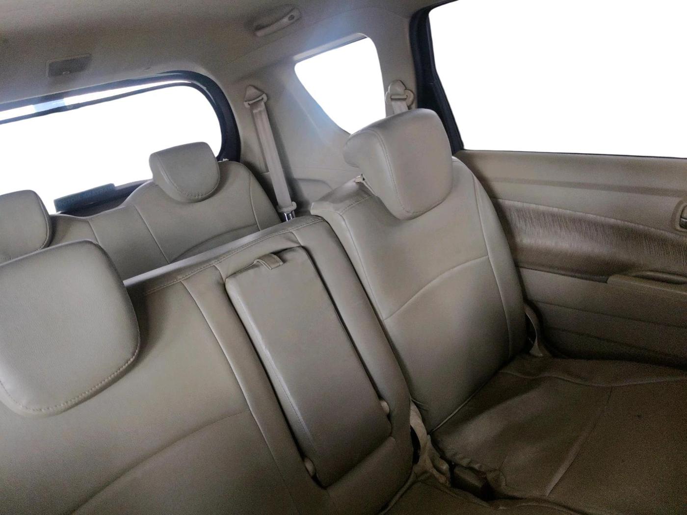 2013 Maruti Ertiga ZXI, CNG, Manual, 1,04,560 km, interior