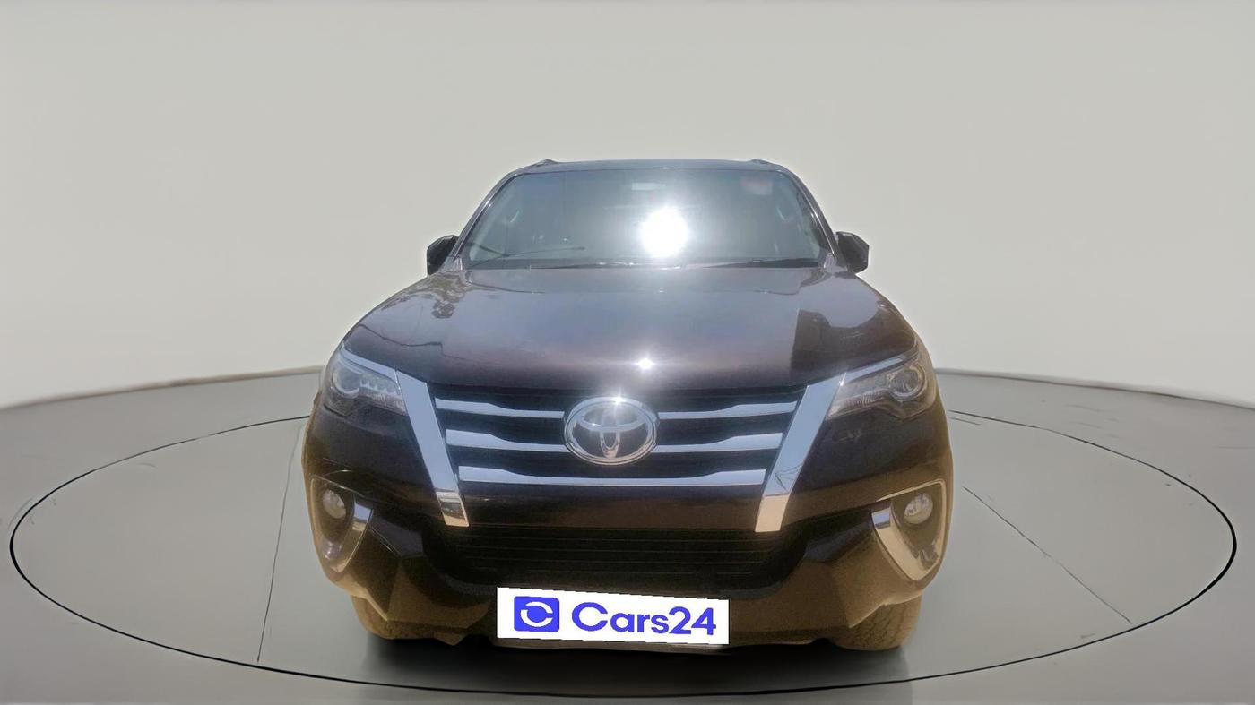 2017 Toyota Fortuner 2.8 4X2 AT, Diesel, Automatic, 2,94,108 km, exterior