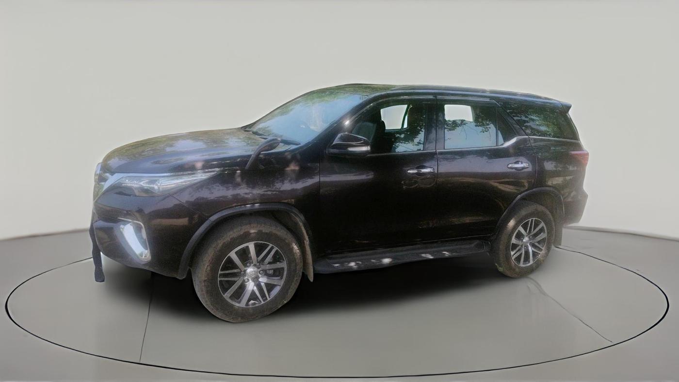 2017 Toyota Fortuner 2.8 4X2 AT, Diesel, Automatic, 2,94,108 km, exterior