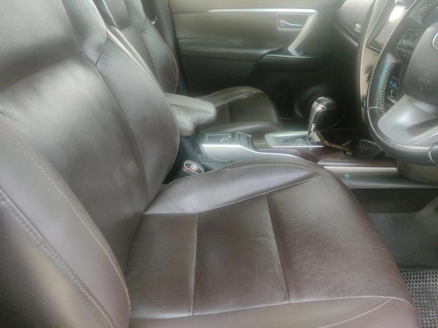 2017 Toyota Fortuner 2.8 4X2 AT, Diesel, Automatic, 2,94,108 km, interior