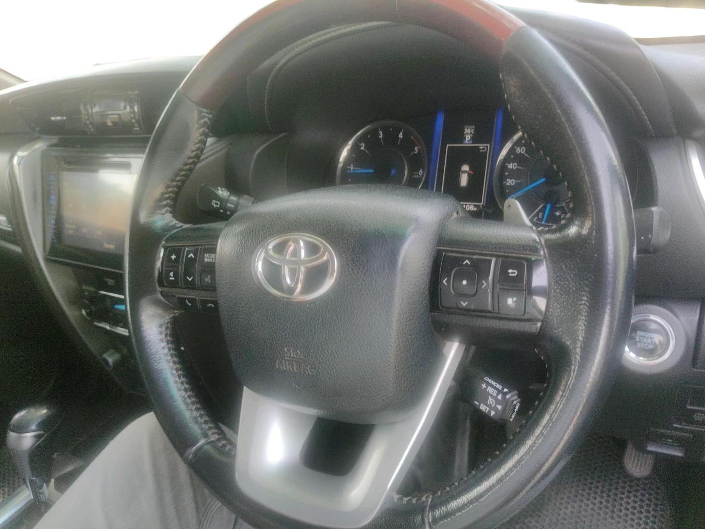2017 Toyota Fortuner 2.8 4X2 AT, Diesel, Automatic, 2,94,108 km, interior