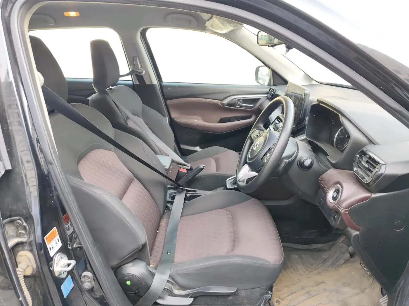 2024 Maruti Grand Vitara ZETA SMART HYBRID AT, Petrol, Automatic, 52,869 km, interior