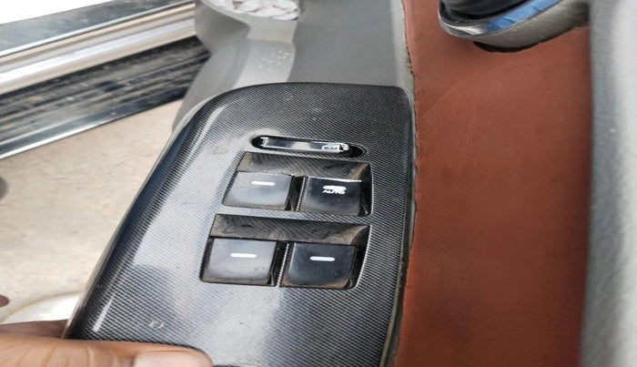 2016 Mahindra NUVOSPORT N8, Diesel, Manual, 1,72,946 km, interior