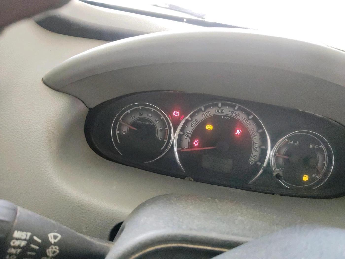 2016 Mahindra NUVOSPORT N8, Diesel, Manual, 1,58,860 km, interior