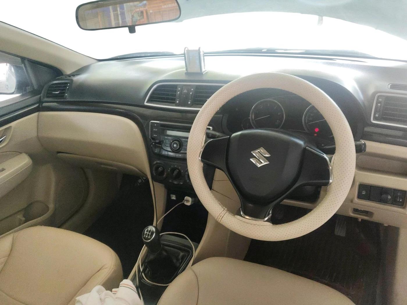 2017 Maruti Ciaz SIGMA DIESEL 1.3, Diesel, Manual, 1,04,359 km, interior