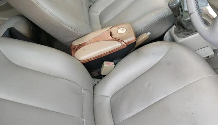 2011 Hyundai Accent GLE, CNG, Manual, 1,49,150 km, interior