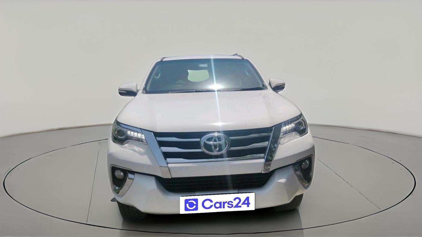 2017 Toyota Fortuner 2.8 4X2 AT, Diesel, Automatic, 4,21,100 km, exterior