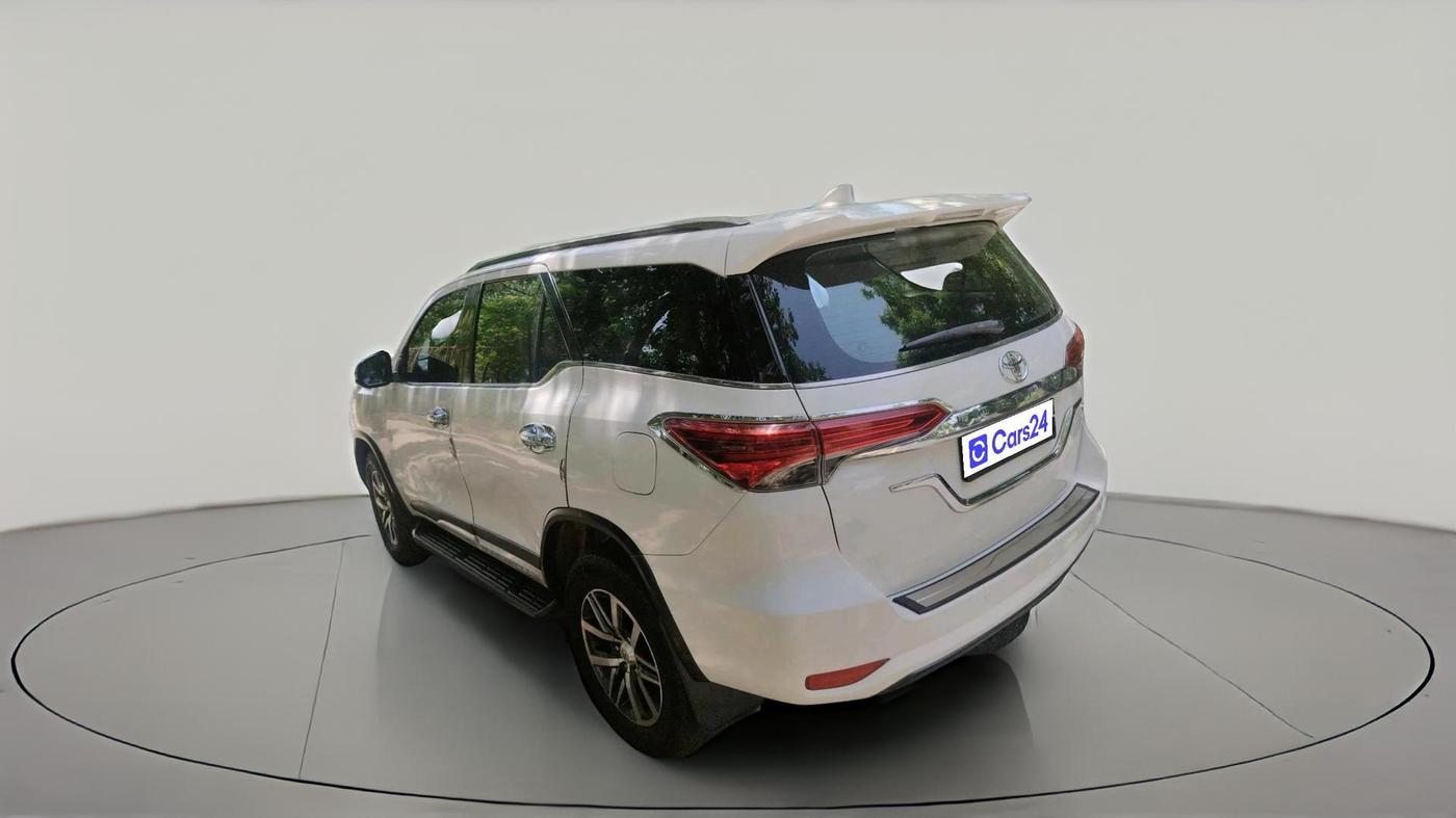 2017 Toyota Fortuner 2.8 4X2 AT, Diesel, Automatic, 4,21,100 km, exterior