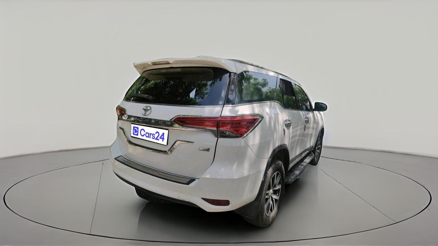 2017 Toyota Fortuner 2.8 4X2 AT, Diesel, Automatic, 4,21,100 km, exterior
