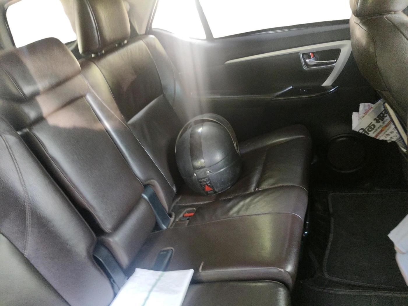 2017 Toyota Fortuner 2.8 4X2 AT, Diesel, Automatic, 4,21,100 km, interior