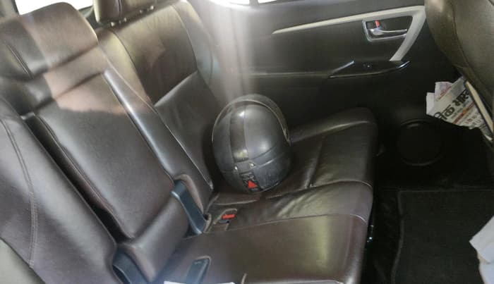 2017 Toyota Fortuner 2.8 4X2 AT, Diesel, Automatic, 4,21,100 km, interior