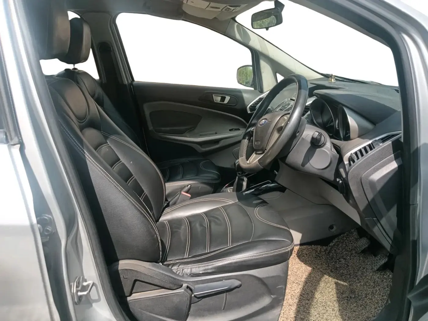 2017 Ford Ecosport AMBIENTE 1.5L DIESEL, Diesel, Manual, 1,24,152 km, interior
