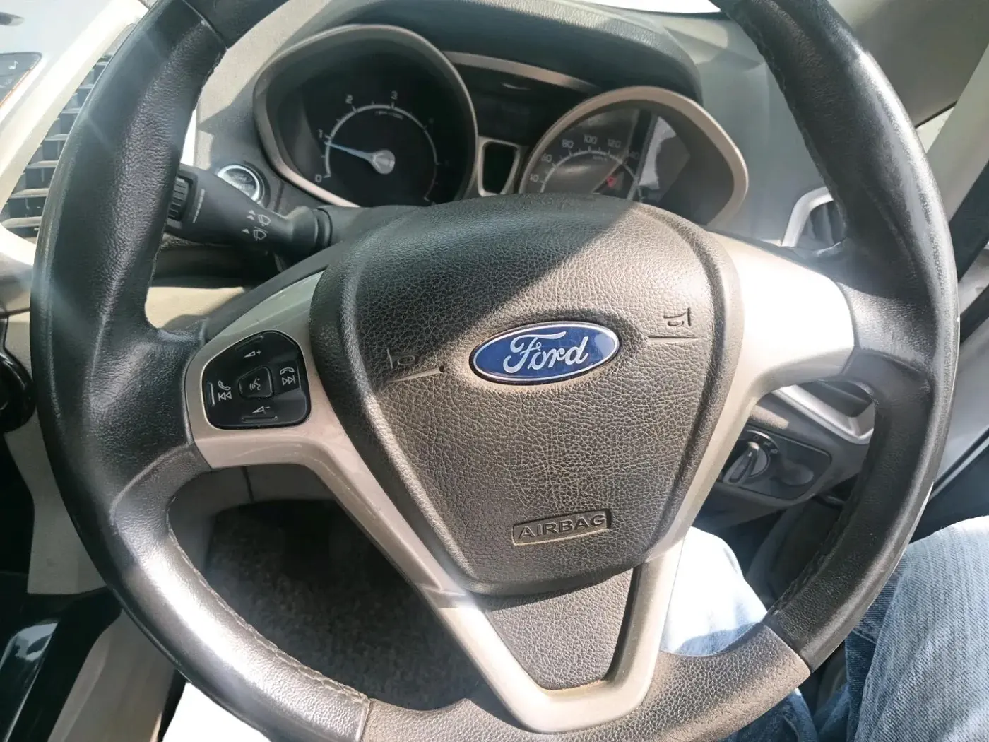2017 Ford Ecosport AMBIENTE 1.5L DIESEL, Diesel, Manual, 1,24,152 km, interior