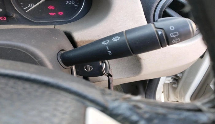 2014 Nissan Terrano XV D THP 110 PS, Diesel, Manual, 2,84,629 km, interior