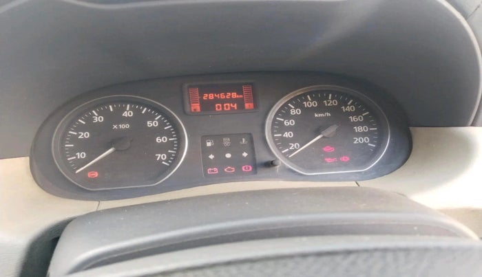 2014 Nissan Terrano XV D THP 110 PS, Diesel, Manual, 2,84,629 km, interior