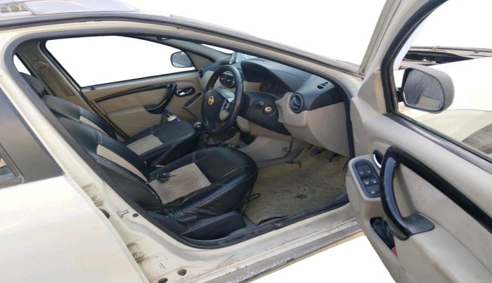 2014 Nissan Terrano XV D THP 110 PS, Diesel, Manual, 2,84,629 km, interior