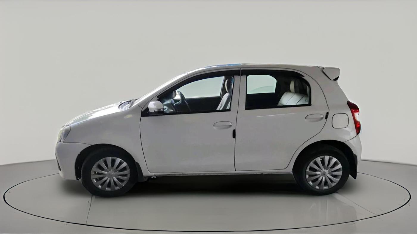 2015 Toyota Etios Liva GD, Diesel, Manual, 1,49,407 km, exterior