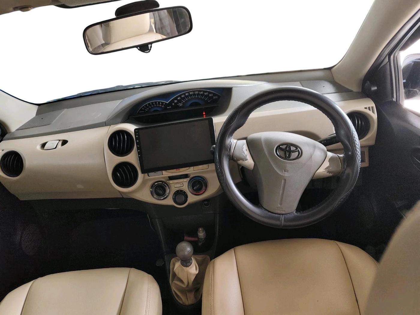 2015 Toyota Etios Liva GD, Diesel, Manual, 1,49,407 km, interior
