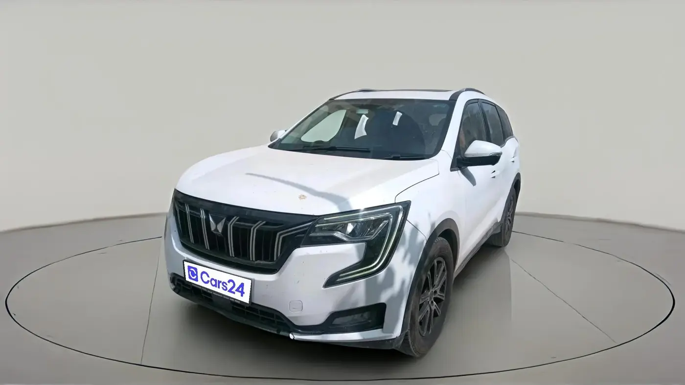 2022 Mahindra XUV700 AX 7 LUXURY D AT 7 STR, Diesel, Automatic, 1,34,500 km, exterior
