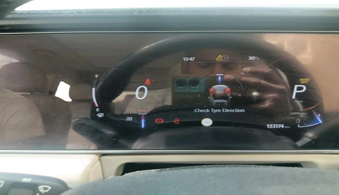 2022 Mahindra XUV700 AX 7 LUXURY D AT 7 STR, Diesel, Automatic, 1,33,174 km, interior