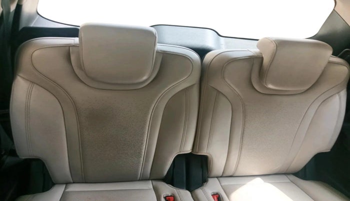 2022 Mahindra XUV700 AX 7 LUXURY D AT 7 STR, Diesel, Automatic, 1,33,174 km, interior