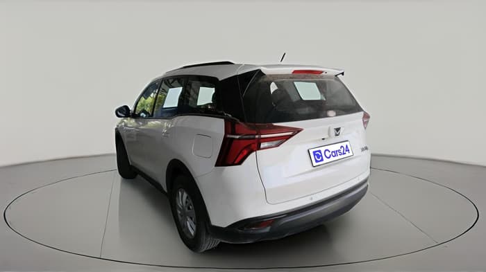2022 Mahindra XUV700 MX P MT 5 STR, Petrol, Manual, 1,15,698 km, exterior