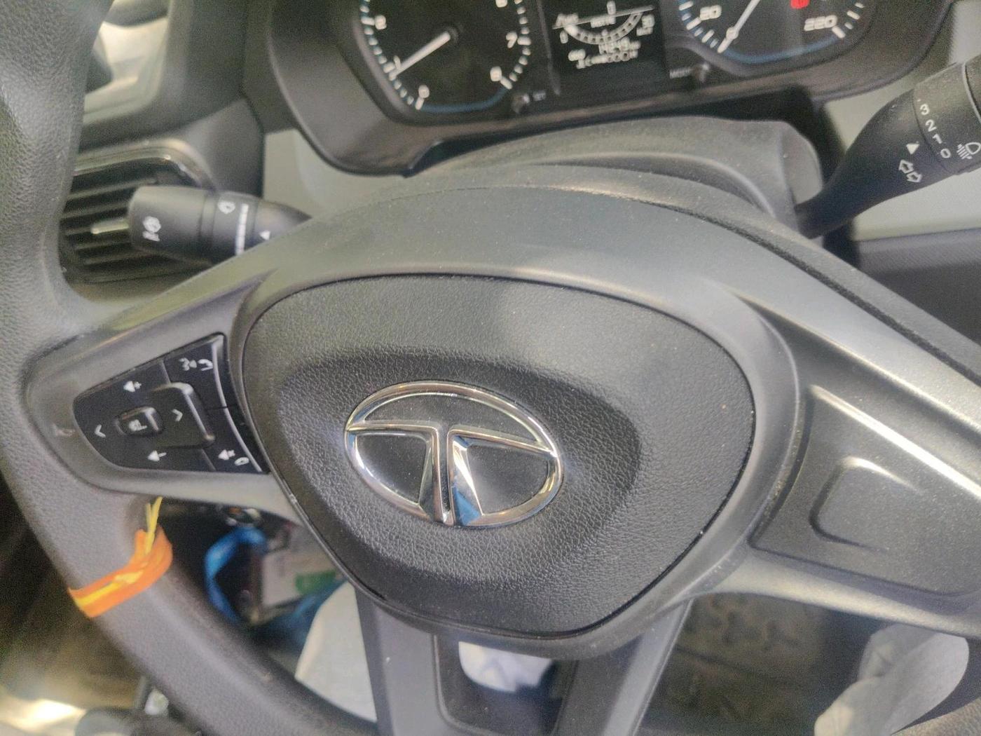 2023 Tata PUNCH ADVENTURE AMT, Petrol, Automatic, 14,249 km, interior