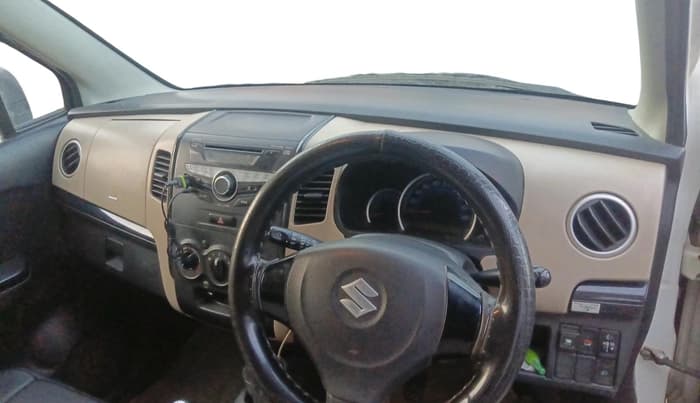 2017 Maruti Wagon R 1.0 VXI, CNG, Manual, 1,06,839 km, interior