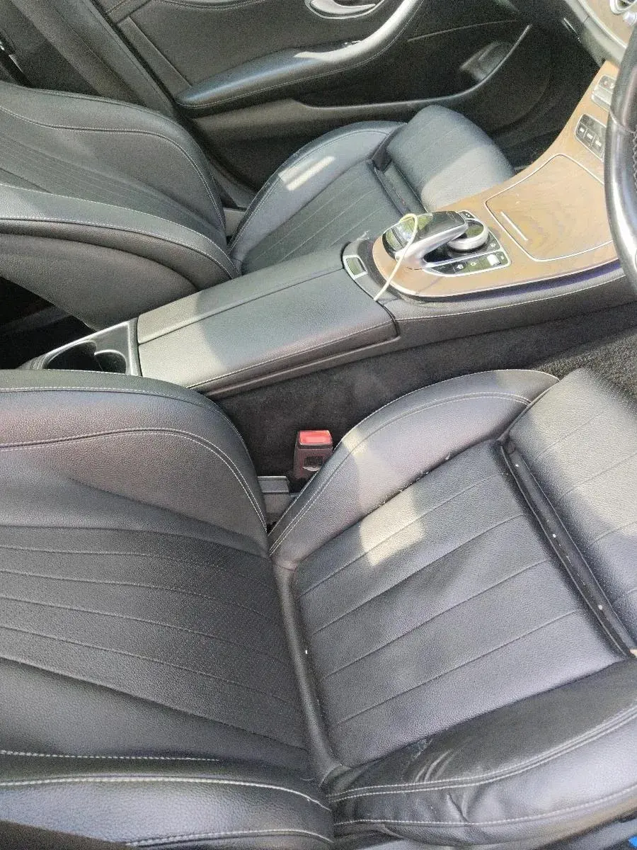 2019 Mercedes Benz E Class EXCLUSIVE 220 D, Diesel, Automatic, 83,188 km, interior