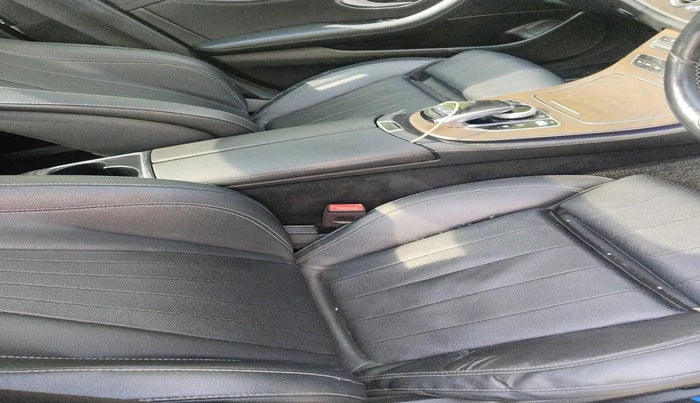 2019 Mercedes Benz E Class EXCLUSIVE 220 D, Diesel, Automatic, 83,188 km, interior