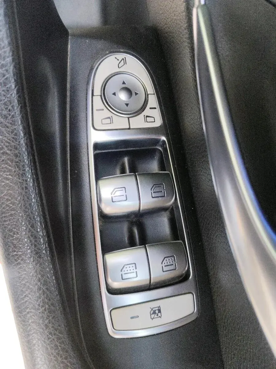 2019 Mercedes Benz E Class EXCLUSIVE 220 D, Diesel, Automatic, 83,188 km, interior