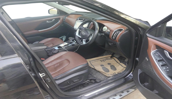 2022 Hyundai ALCAZAR 1.5 SIGNATURE (O) AT 6STR, Diesel, Automatic, 1,32,042 km, interior