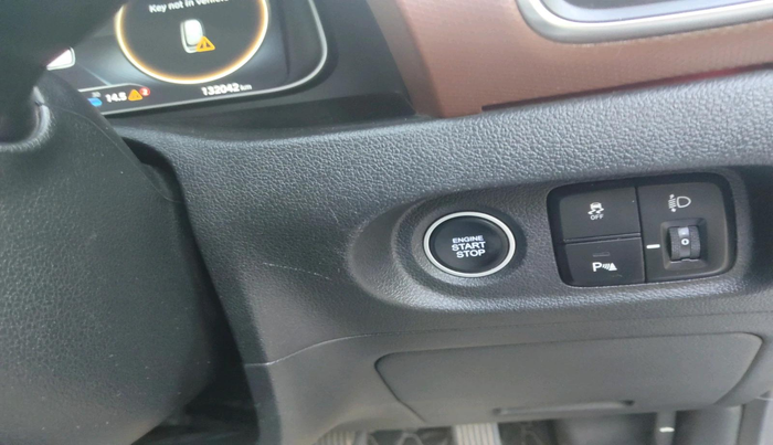 2022 Hyundai ALCAZAR 1.5 SIGNATURE (O) AT 6STR, Diesel, Automatic, 1,32,042 km, interior