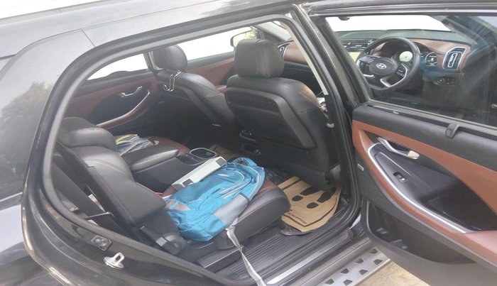 2022 Hyundai ALCAZAR 1.5 SIGNATURE (O) AT 6STR, Diesel, Automatic, 1,32,042 km, interior