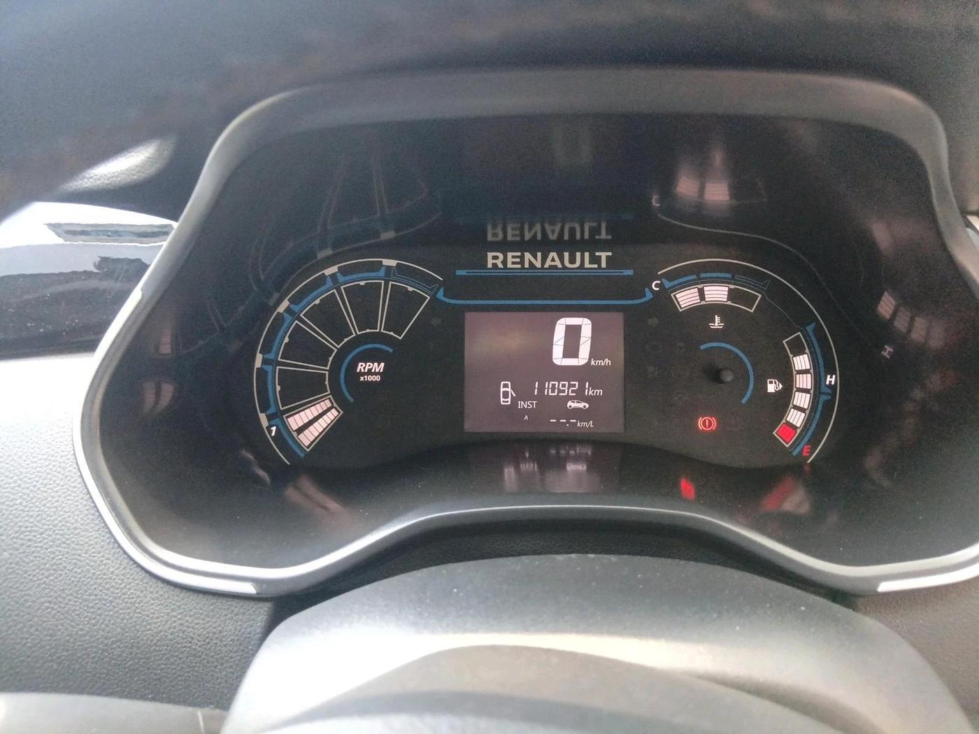 2021 Renault TRIBER RXL MT, Petrol, Manual, 1,10,921 km, interior