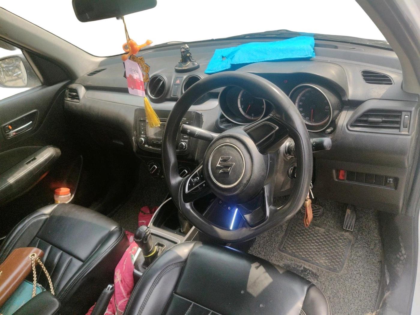 2020 Maruti Swift VXI AMT, Petrol, Automatic, 82,682 km, interior