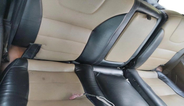 2015 Tata Safari Storme 2.2 VX 4X2, Diesel, Manual, 1,75,361 km, interior