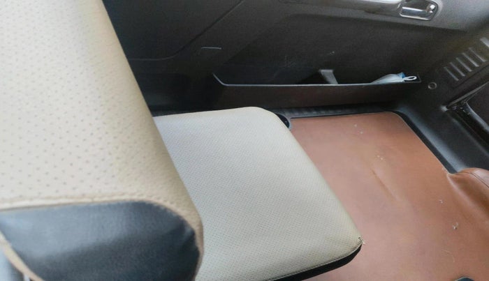 2015 Tata Safari Storme 2.2 VX 4X2, Diesel, Manual, 1,75,361 km, interior