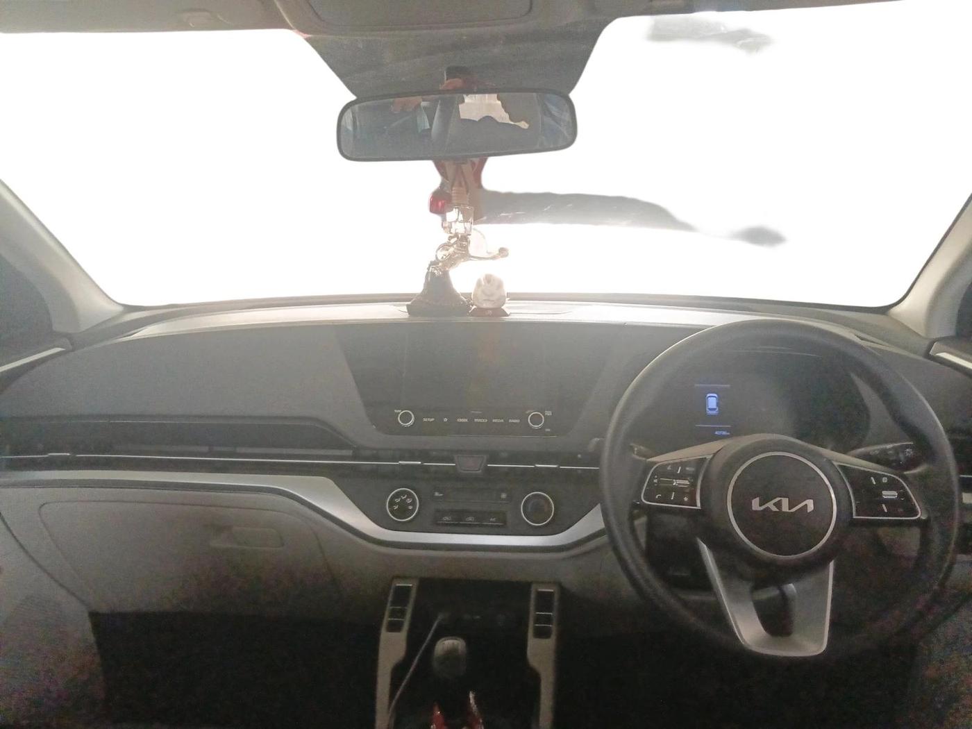 2022 KIA CARENS PRESTIGE 1.5 PETROL 7 STR, Petrol, Manual, 43,738 km, interior