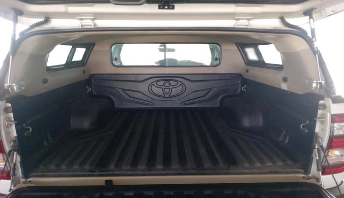 2024 Toyota HILUX HIGH 4X4 AT, Diesel, Automatic, 24,006 km, exterior