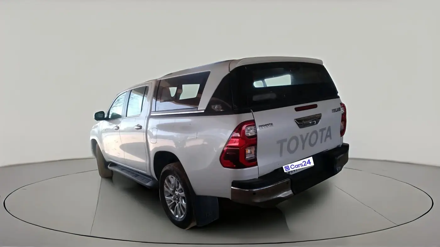 2024 Toyota HILUX HIGH 4X4 AT, Diesel, Automatic, 24,006 km, exterior