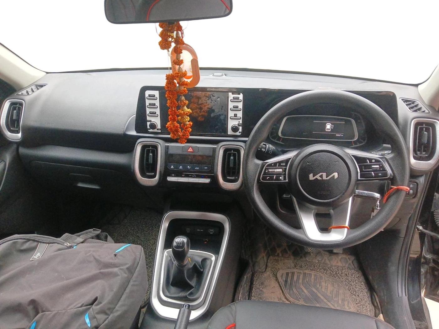 2024 KIA SONET HTK (O) 1.2 Petrol MT, Petrol, Manual, 39,427 km, interior