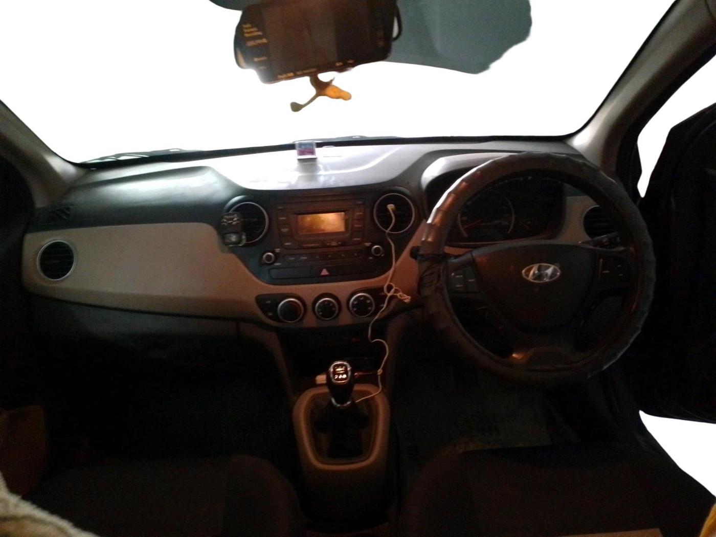 2016 Hyundai Grand i10 SPORTZ 1.2 KAPPA VTVT, Petrol, Manual, 38,739 km, interior