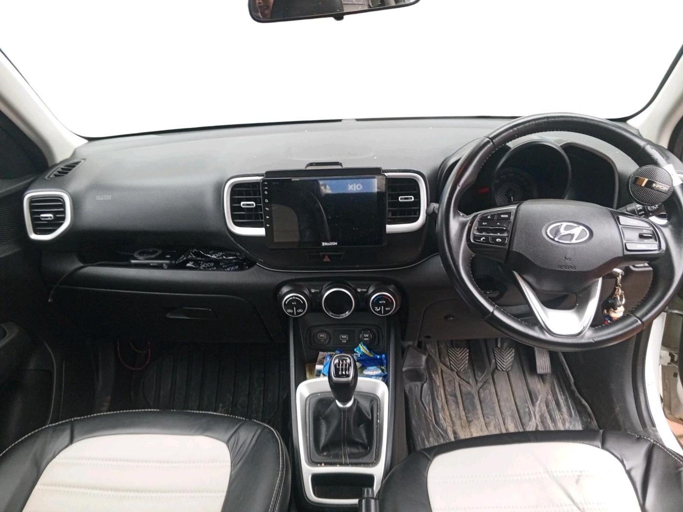 2021 Hyundai VENUE SX 1.5 CRDI, Diesel, Manual, 71,000 km, interior