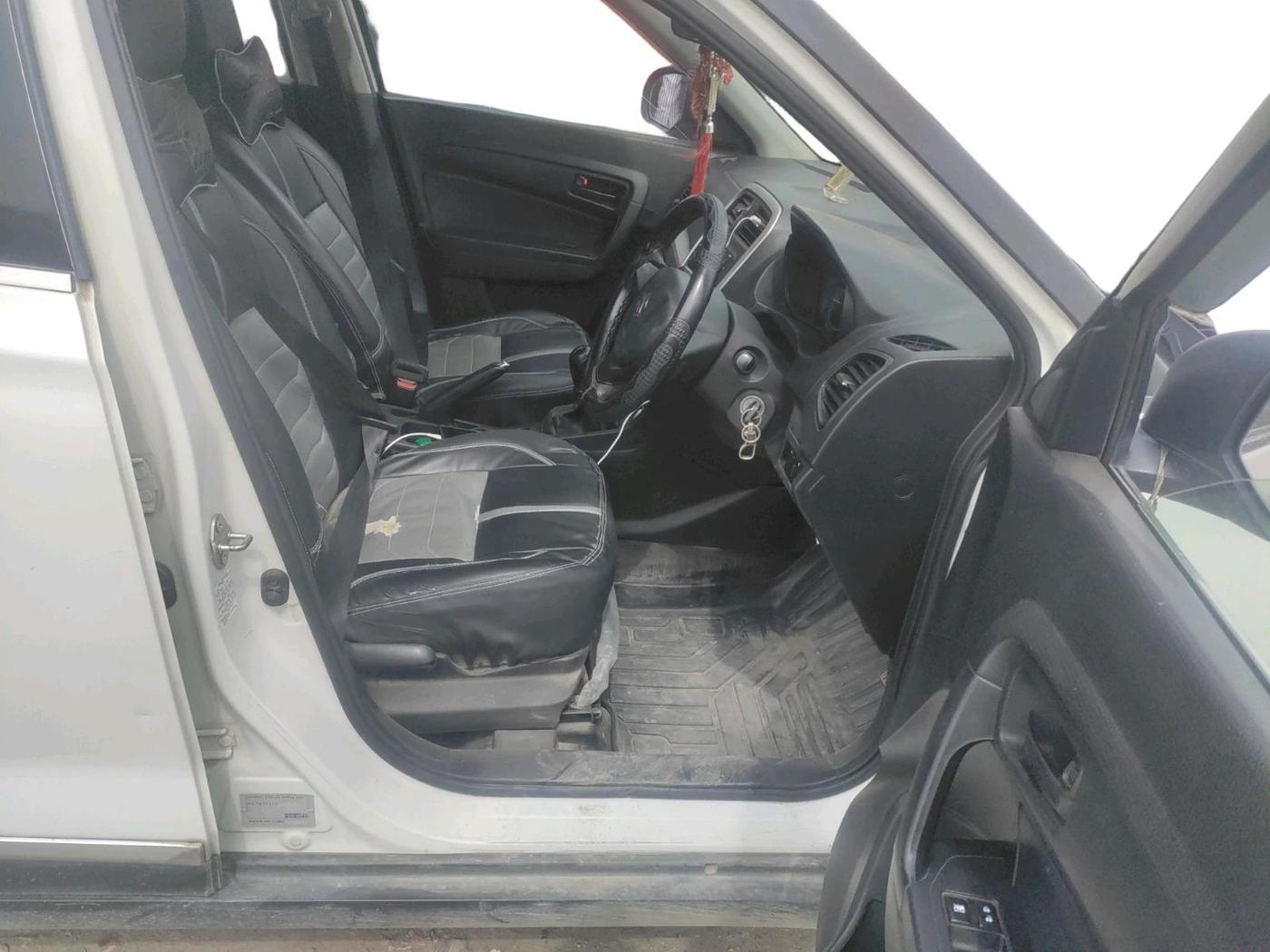 2021 Maruti Vitara Brezza LXI, Petrol, Manual, 83,000 km, interior