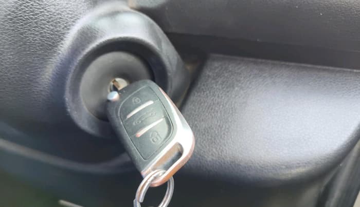 2017 Renault Kwid RXL 1.0 AMT, Petrol, Automatic, 52,806 km, interior