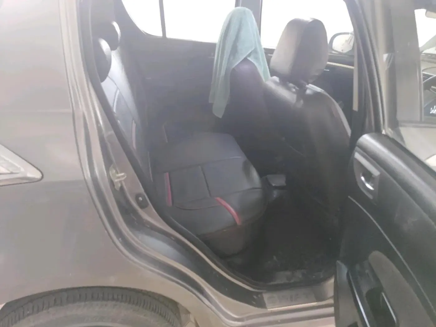 2014 Maruti Swift VXI, Petrol, Manual, 93,361 km, interior