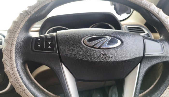 2017 Mahindra TUV300 T8, Diesel, Manual, 61,819 km, interior